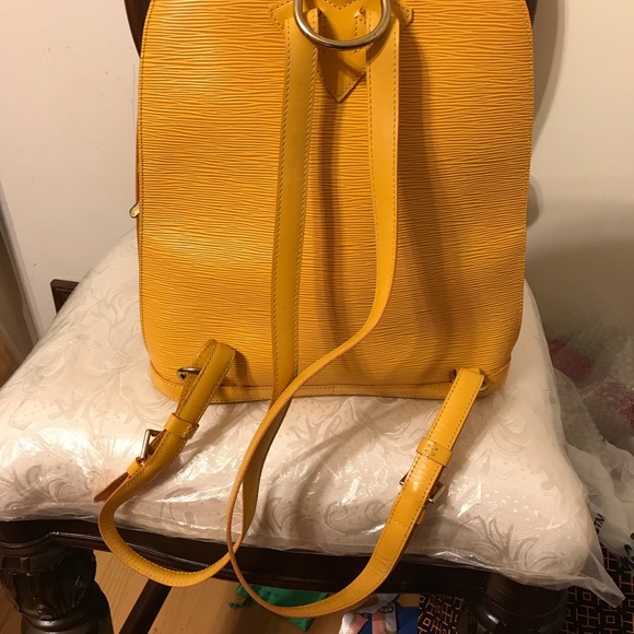 Louis Vuitton Epi yellow backpack - Picture 3 of 13